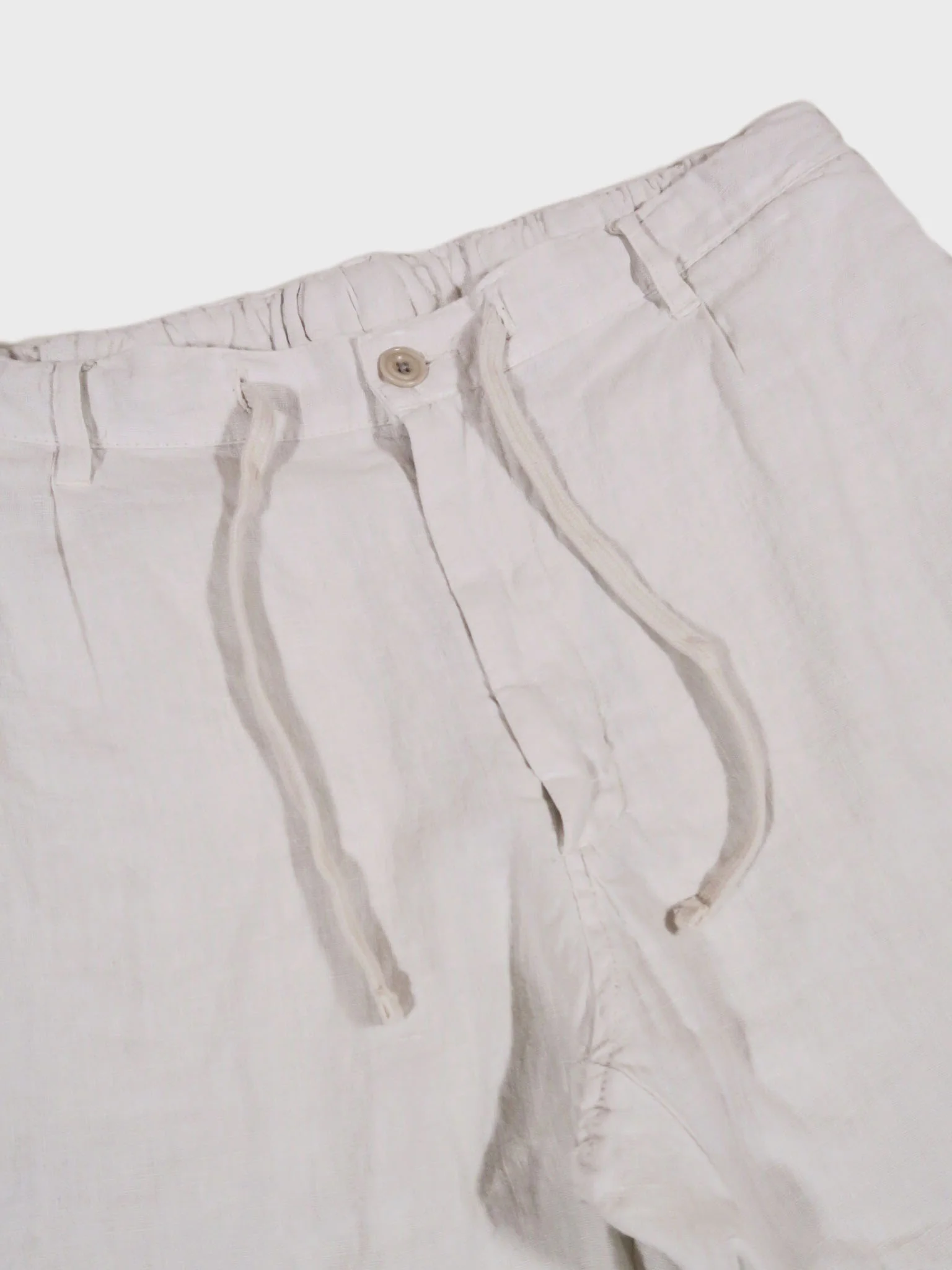 Hartford Tank Woven Linen Shorts in Sand - Image 3